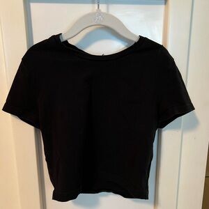 Aritzia TNA Hold-It™ Ortiz Cropped T-Shirt size xs